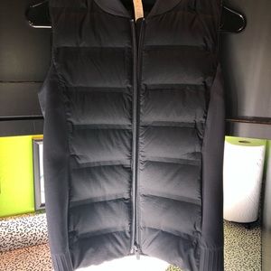 lulu lemon black vest size 4